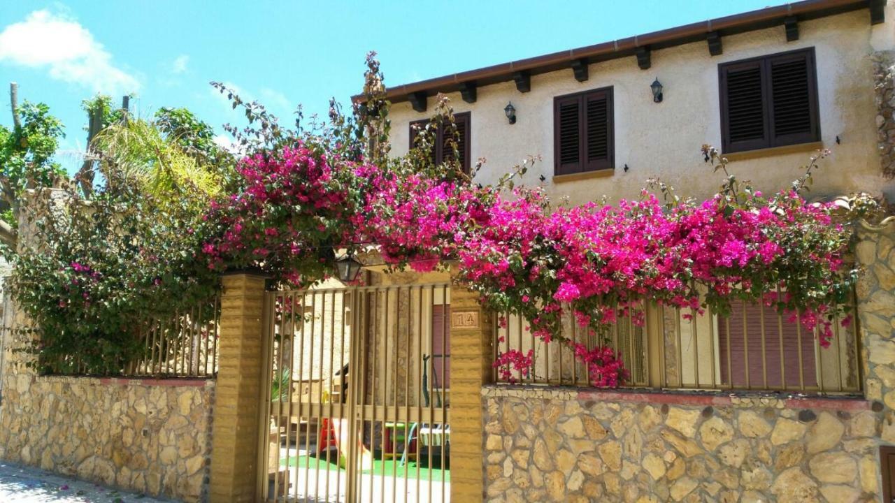Casa Vacanze Mediterraneo Villa Tre Fontane Exterior foto