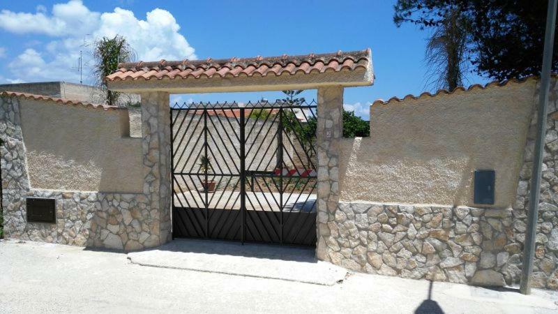 Casa Vacanze Mediterraneo Villa Tre Fontane Exterior foto